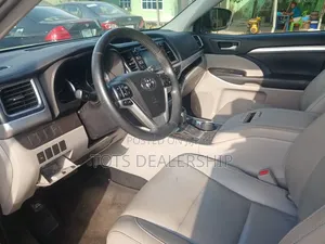 Toyota Highlander Limited 4x2 V6 (3.5L 6cyl 8A) 2018 Gray