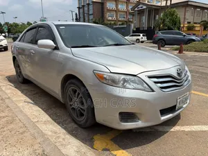Toyota Camry LE V6 4dr Sedan (3.5L 6cyl 6A) 2011 Silver