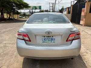 Toyota Camry LE V6 4dr Sedan (3.5L 6cyl 6A) 2011 Silver