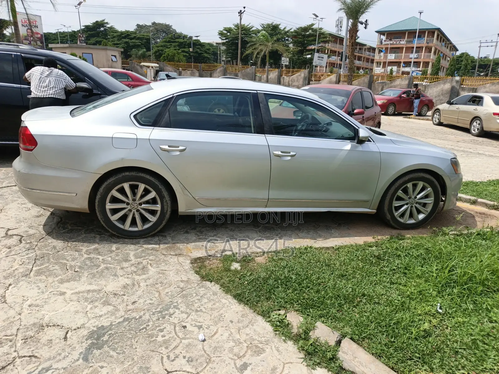 Volkswagen Passat 2012 Silver