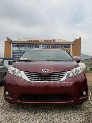 Toyota Sienna XLE 7 Passenger 2011 Burgundy