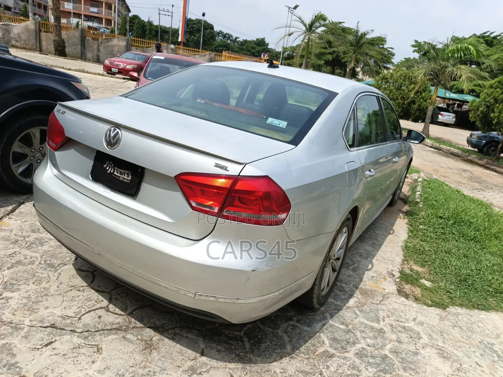 Volkswagen Passat 2012 Silver