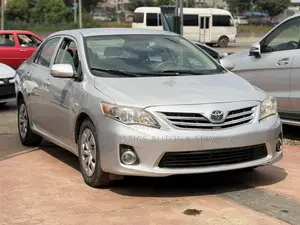 Toyota Corolla LE 4dr Sedan (1.8L 4cyl 4A) 2010 Silver