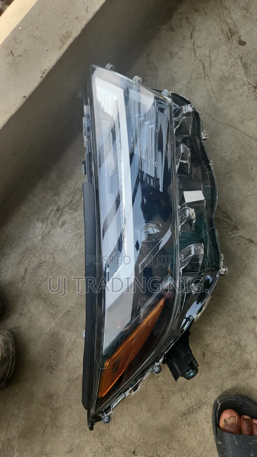 Headlight RAV4 2024