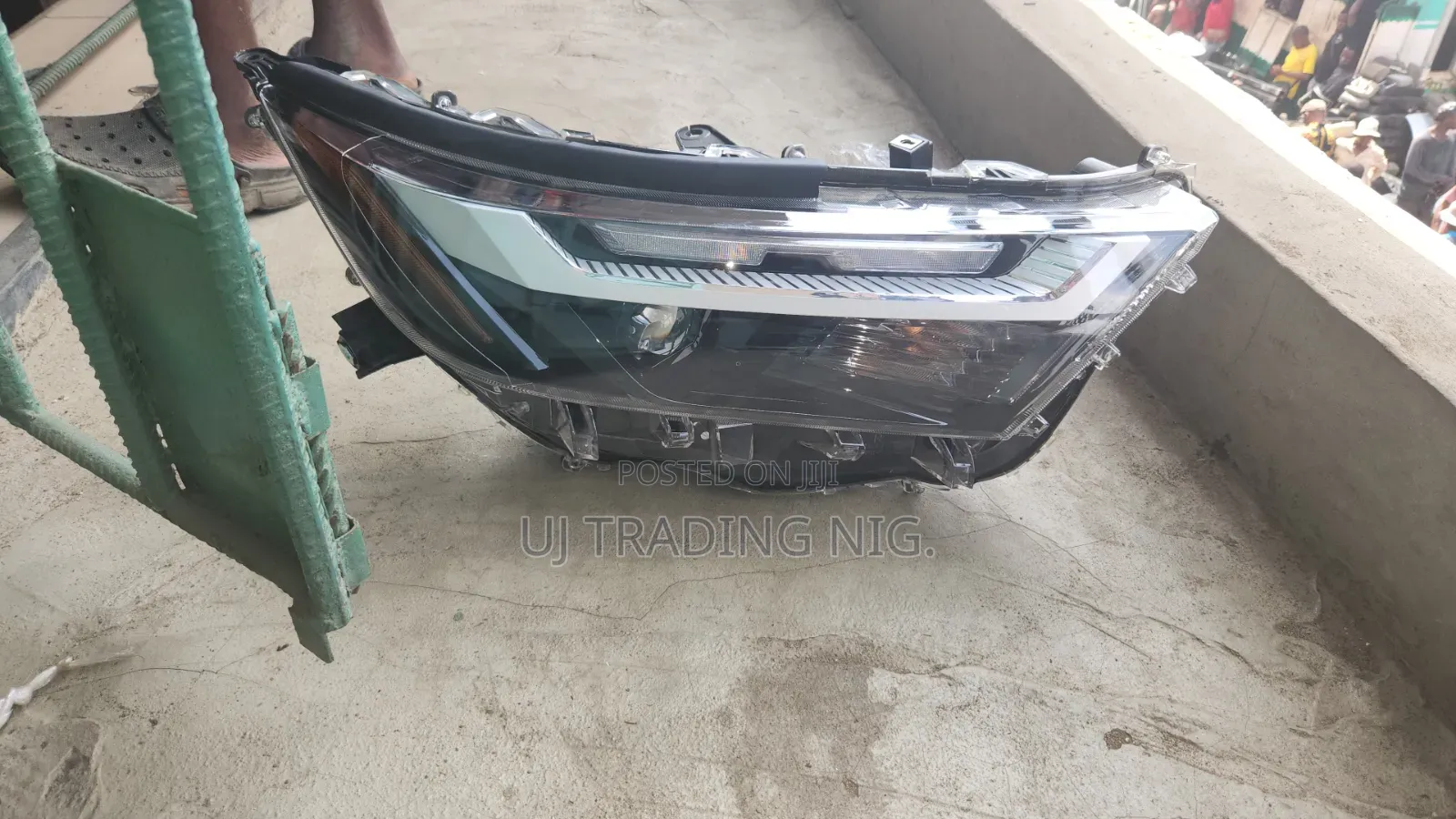 Headlight RAV4 2024