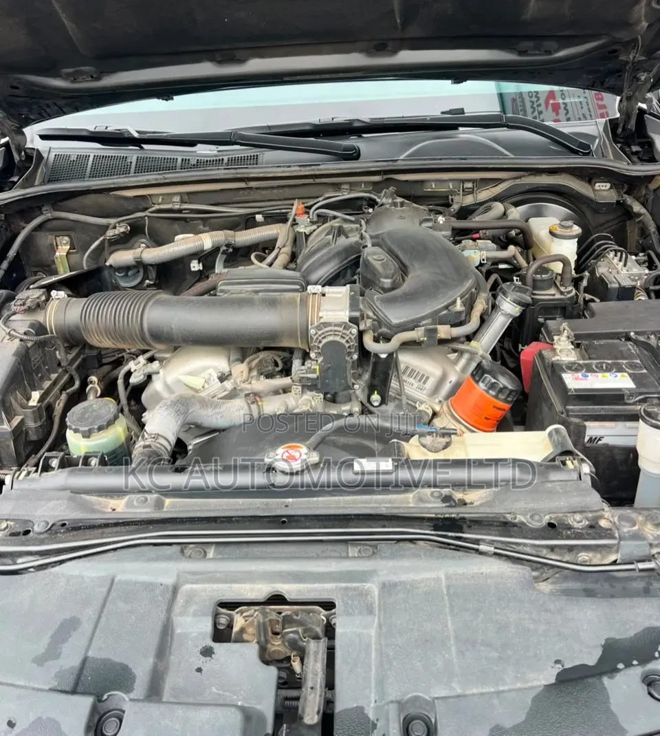 Toyota Hilux 2025 Black