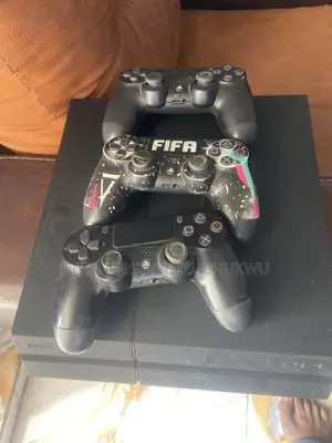 Sony PlayStation 4
