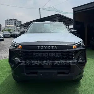 New Toyota Hilux 2026 Black