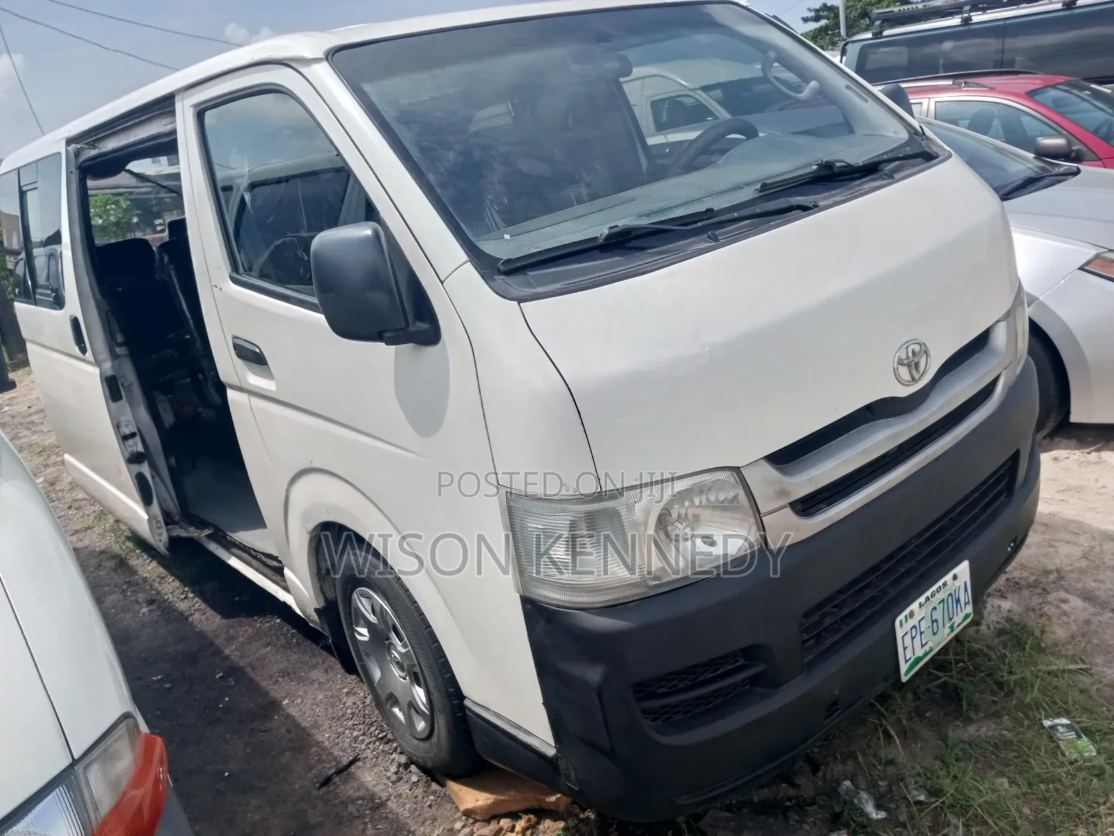 Toyota HiAce 2005 White