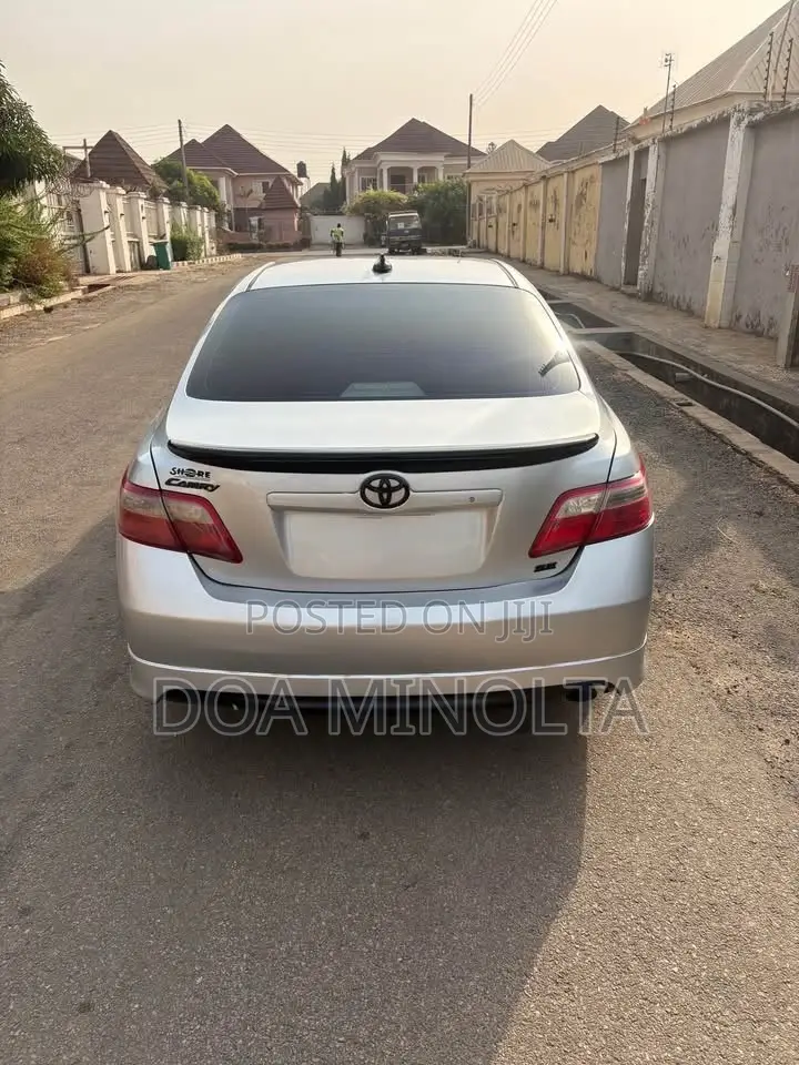Toyota Camry 2009 Silver