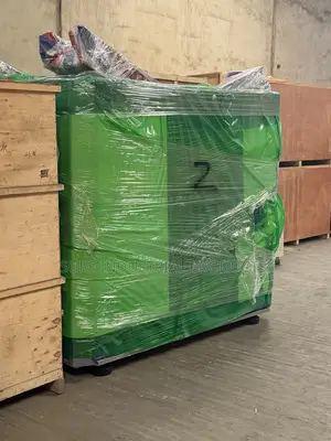 Brand New Automatic 3 Cavity Plastic Bottle Blowing Machine