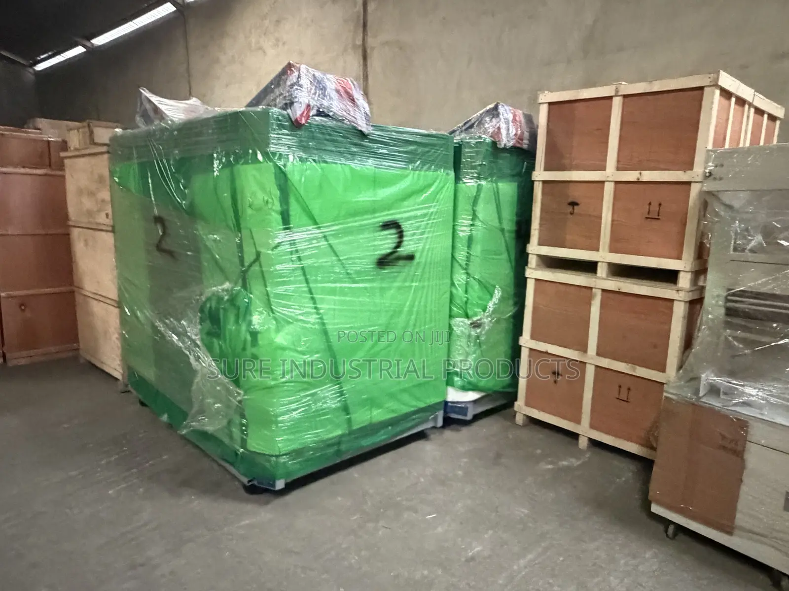 Brand New Automatic 3 Cavity Plastic Bottle Blowing Machine