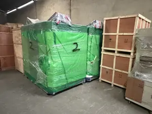 Brand New Automatic 3 Cavity Plastic Bottle Blowing Machine