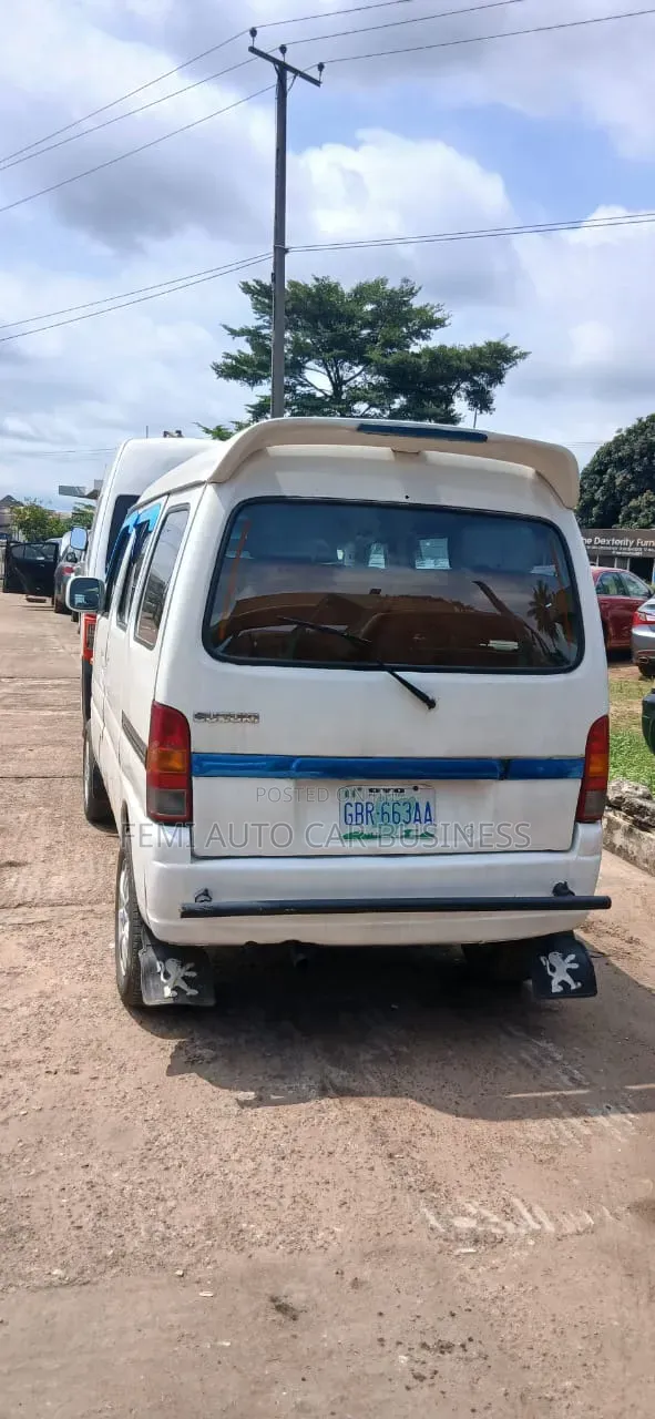 Suzuki APV Minibus 2000 White