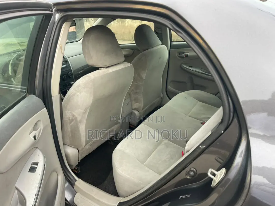Toyota Corolla 2009 Gray