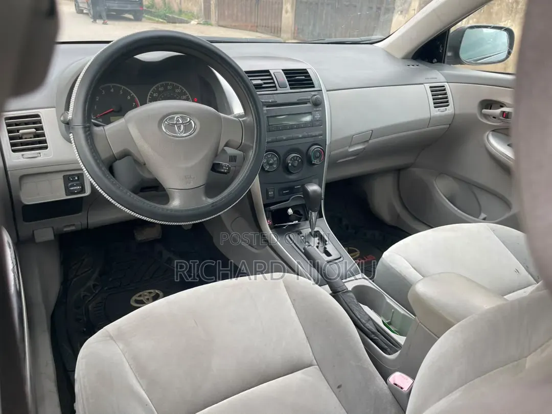 Toyota Corolla 2009 Gray