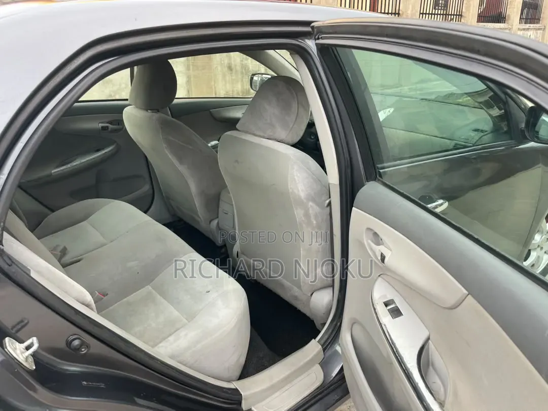 Toyota Corolla 2009 Gray