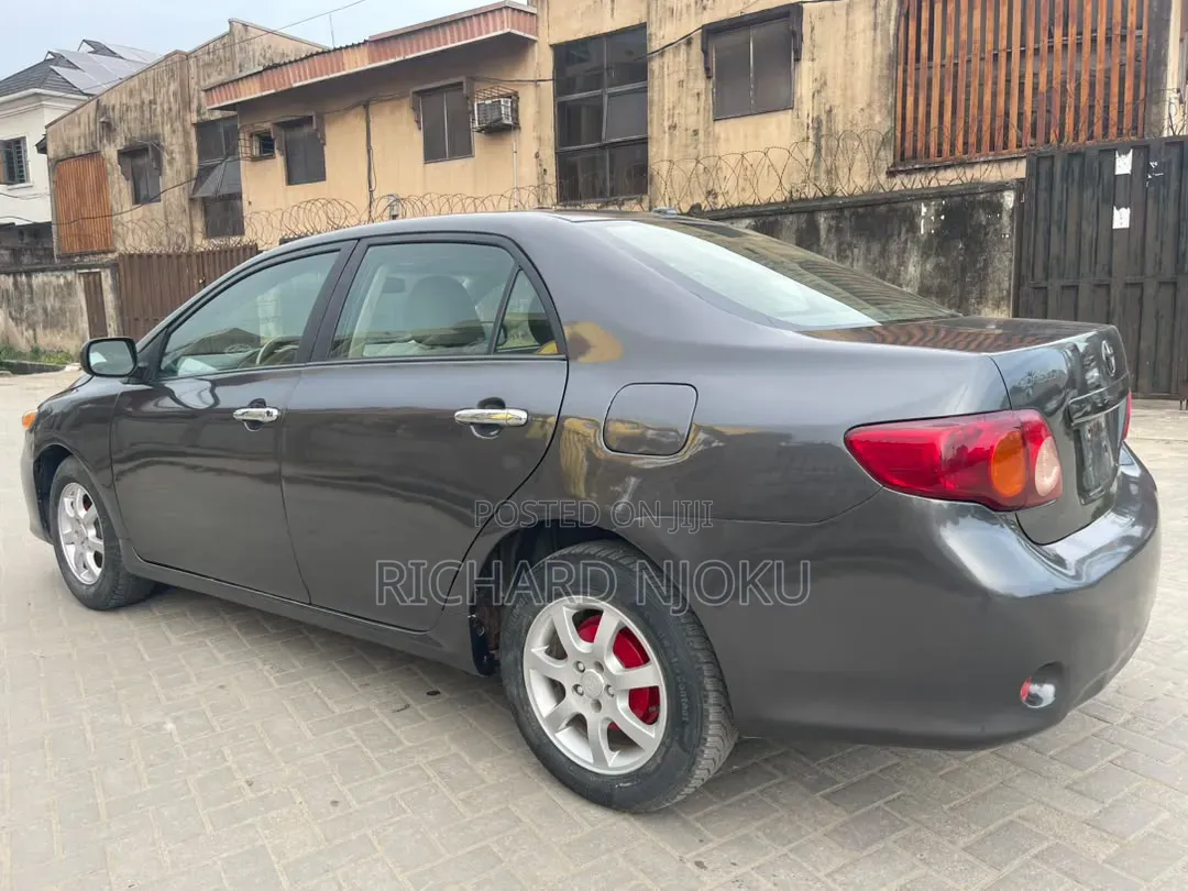 Toyota Corolla 2009 Gray