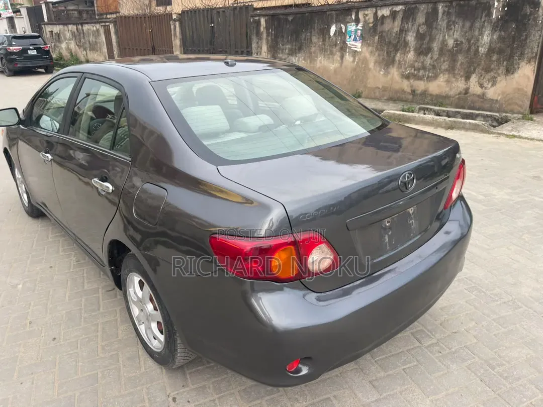 Toyota Corolla 2009 Gray
