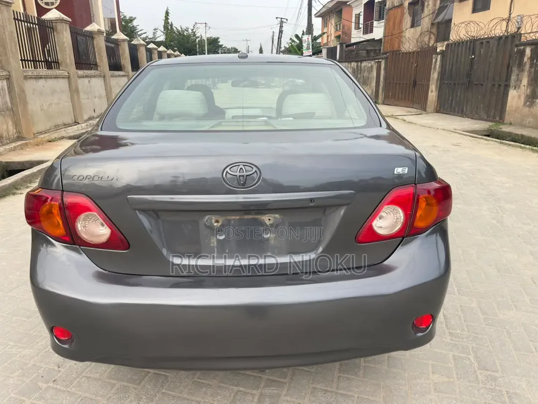 Toyota Corolla 2009 Gray