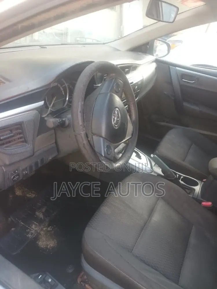 Toyota Corolla 2015 Silver
