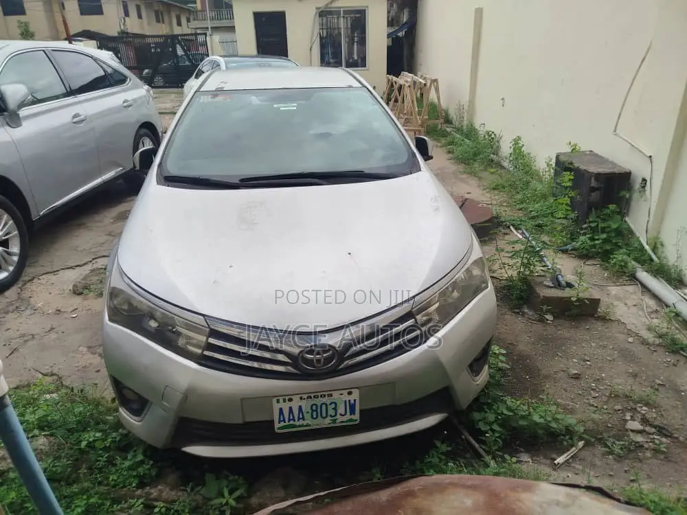 Toyota Corolla 2015 Silver