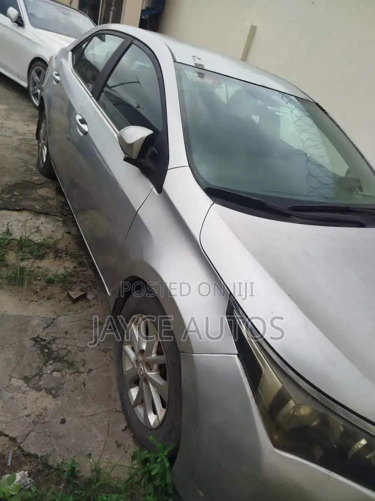 Toyota Corolla 2015 Silver