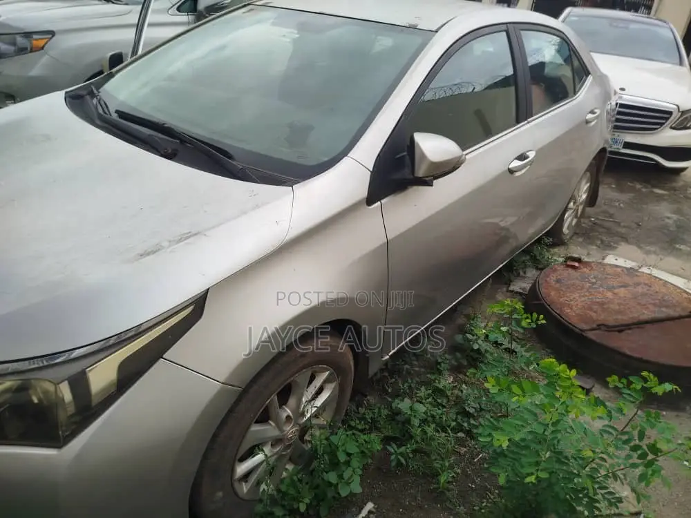 Toyota Corolla 2015 Silver