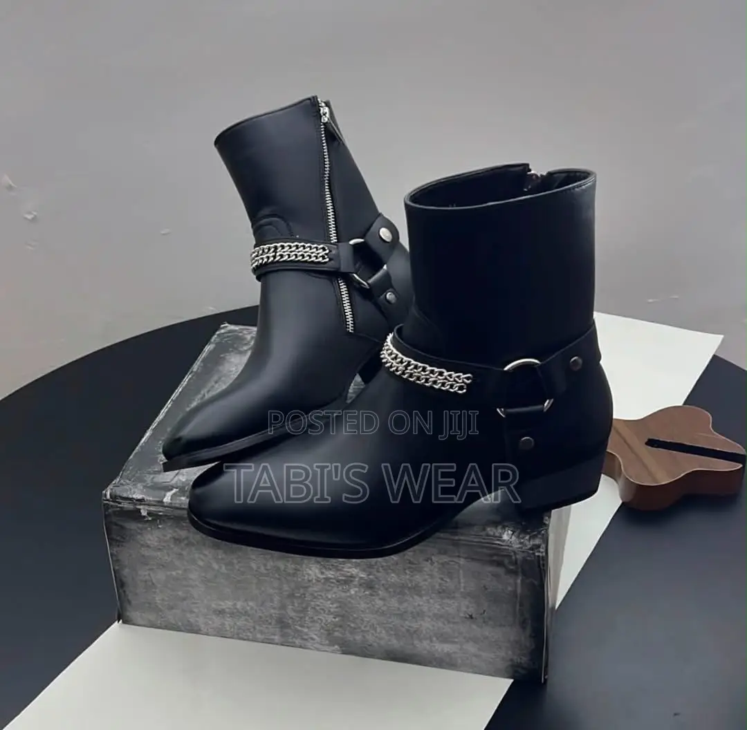 Black Leather Ankle Boots With a Side Zippe/Cooperate Shoe for Men