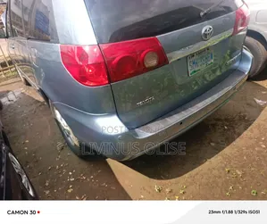 Toyota Sienna XLE FWD 2006 Blue