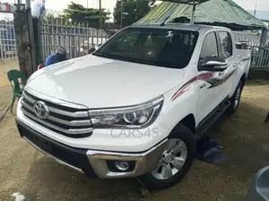 Toyota Hilux 2017 White