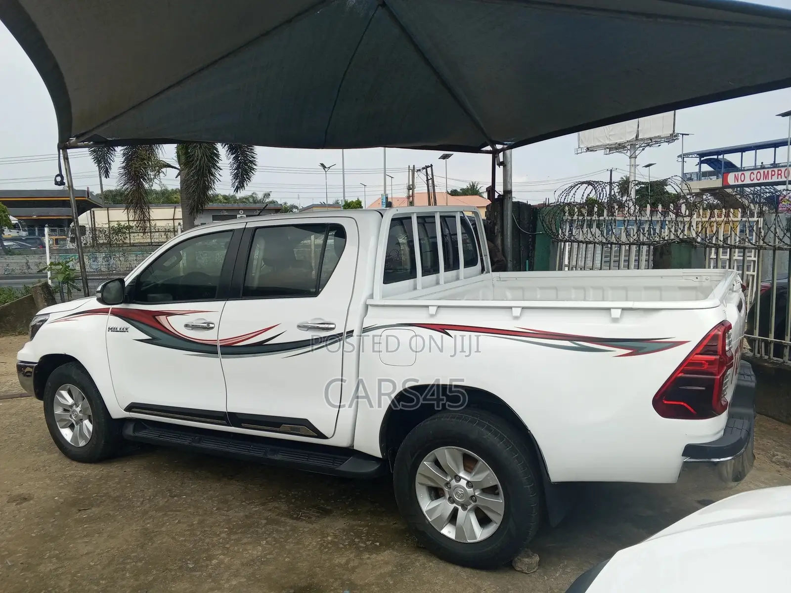 Toyota Hilux 2017 White