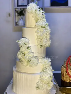 Beautiful Wedding Cakes in Lagos | Custom Wedding Cake Designer