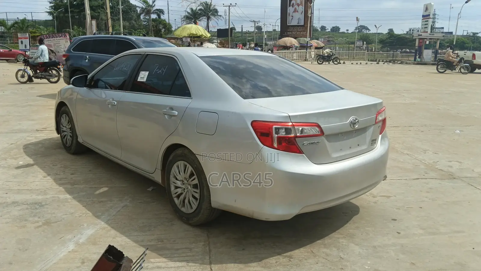 Toyota Camry 2012 Silver
