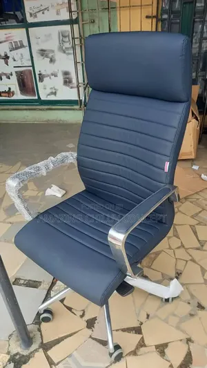 Premium Swivel Executive Office Chair