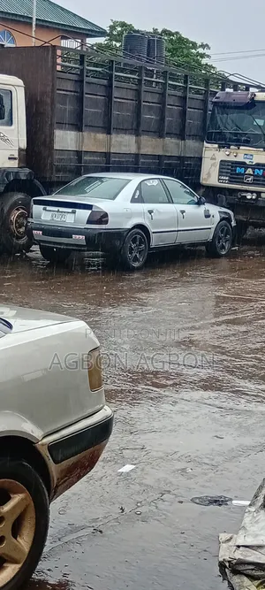 Audi A4 2.0 2000 Silver