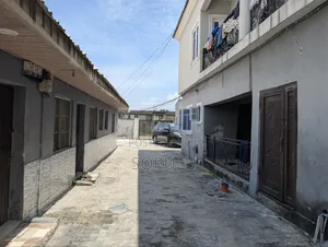 15bdrm House in Muniru Estate, Ogombo for sale