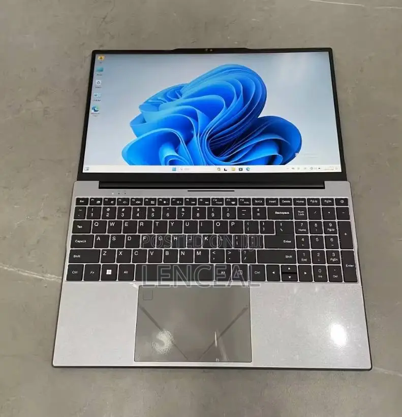 New Laptop 8GB Intel Core i7 SSD 512GB