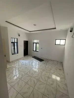4bdrm Duplex in Ikota for sale