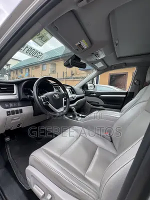 Toyota Highlander XLE 2019 Silver