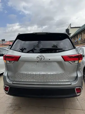 Toyota Highlander XLE 2019 Silver