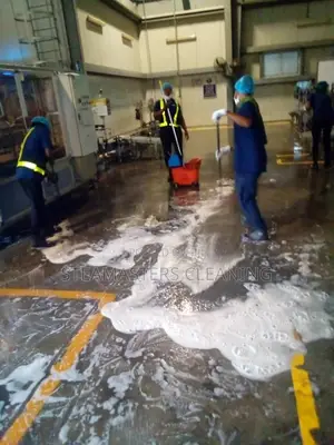 Industrial Cleaning | Warehouse Cleaning 🧽