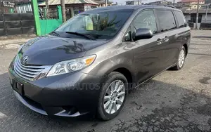 Toyota Sienna LE AWD 7-Passenger 2013 Gray