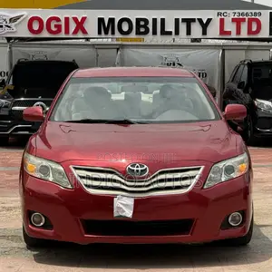 Toyota Camry LE 4dr Sedan (2.5L 4cyl 6A) 2011 Red