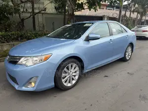 Toyota Camry XLE V6 4dr Sedan (3.5L 6cyl 6A) 2012 Blue