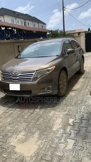 Toyota Venza AWD 2010 Gold