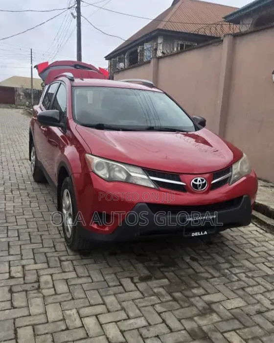 Toyota RAV4 2015 Red