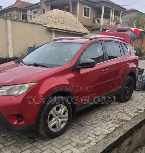 Toyota RAV4 2015 Red