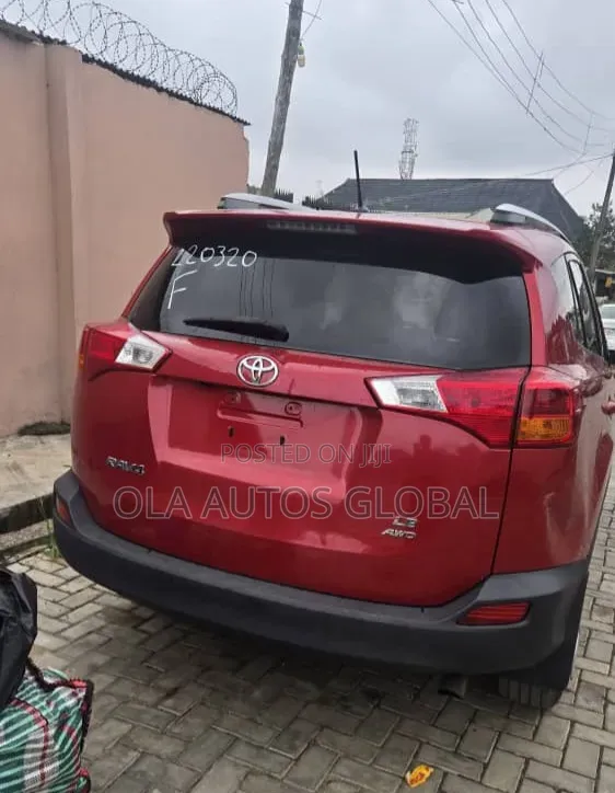 Toyota RAV4 2015 Red