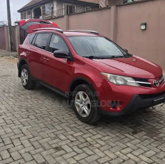 Toyota RAV4 2015 Red